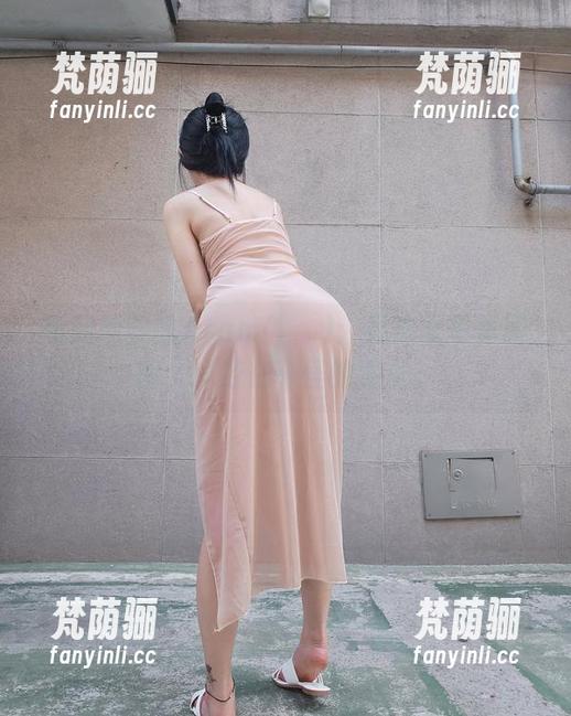 脱离现实的Aram(아람)：死库水写真原图，沐浴在奇怪的梦里。