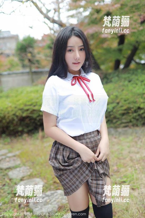 MFStar模范学院-Baileys香儿 MFStar模范学院 - 泳池沉浸,Baileys香儿在线小剧场开演。
