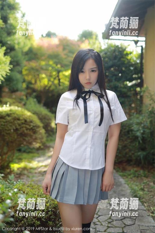 MFStar模范学院-露露Andrea MFStar模范学院 - 海边的露露Andrea:无圣光下的真实,完全不怕晒!