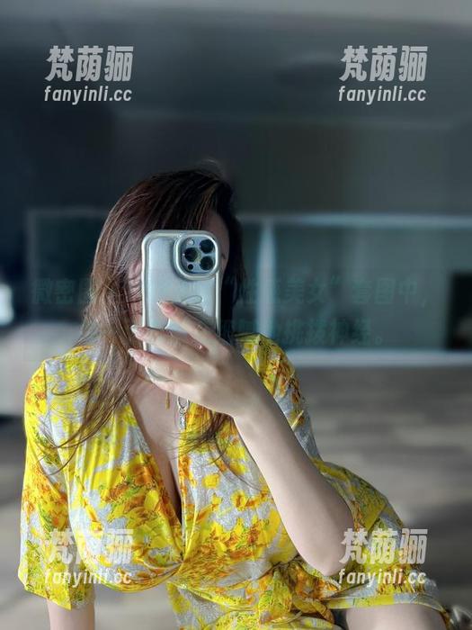 MIYA 微密圈 - MIYA的“性感美女”套图中,每一张都像在细腻地挑拨神经。