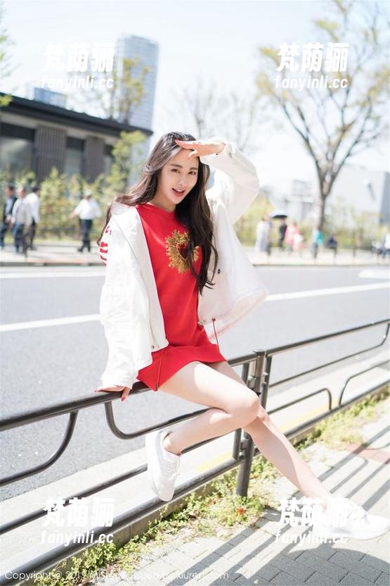 MiStar魅妍社-瑞莎Trista MiStar魅妍社 - 瑞莎Trista的办公室图集:今天又是被工作绑架的一天