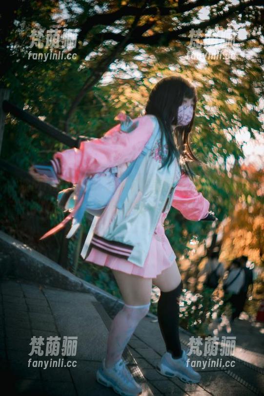 被Mimmi(밈미)的高清美图吸引到，HK416把少女气息和战斗风范巧妙结合