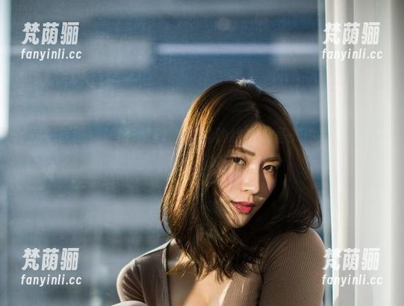 摆脱束缚，让Min.E(민이)的豹纹在无圣光中肆意翩翩起舞，图包谁能拒绝？