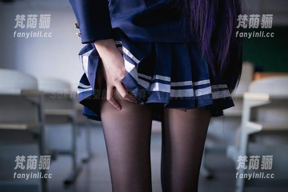 Sakiiii翎柒 Sakiiii翎柒的秘密写真:看得人有点欲罢不能