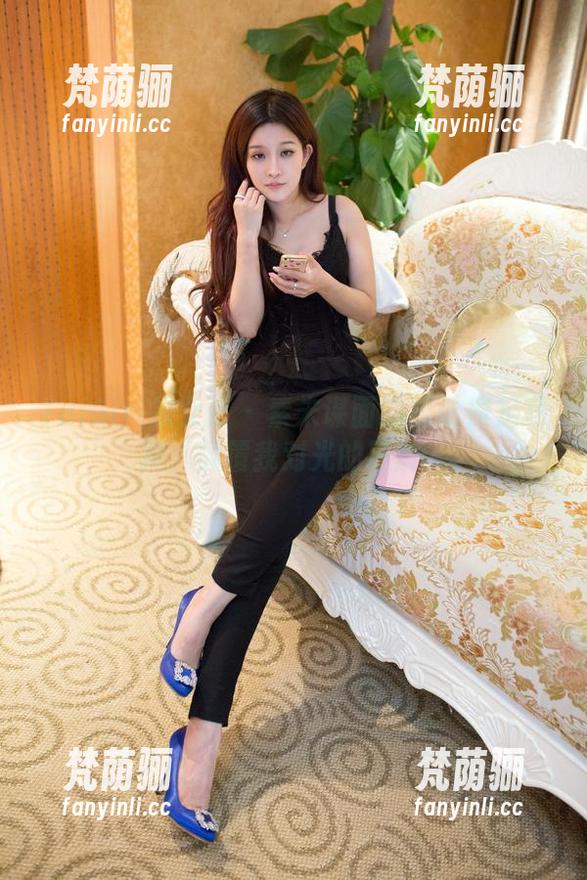 TuiGirl推女郎-陆瓷 TuiGirl推女郎 - 素未谋面的陆瓷裸足写真,颠覆我对光的理解。