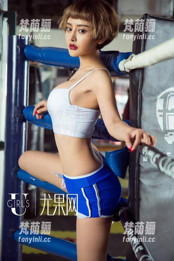 UGirls尤果网 - 没什么特别的，孟思雨的白裙私房合集中就是那种“她怎么这么会穿？”的感觉！