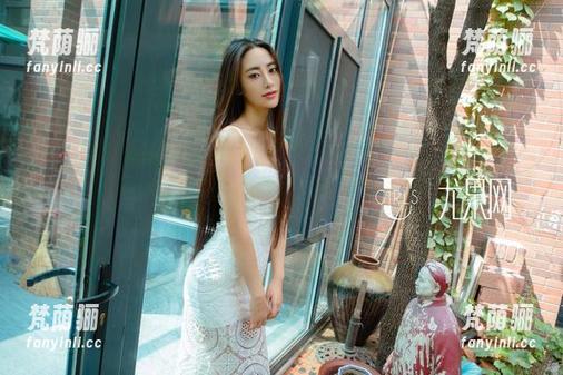 UGirls尤果网-张栩菲 UGirls尤果网 - 不穿校服会不会被抓?张栩菲私拍图包尝试一下!