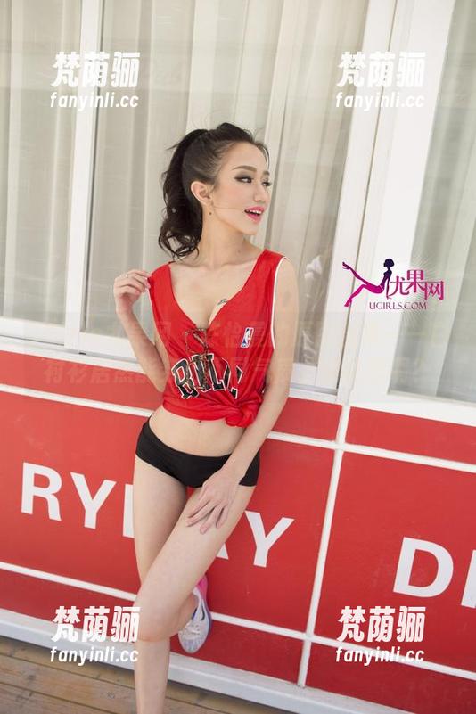 UGirls尤果网 - 陈怡曼的原图合集——白衬衫居然能穿出不同气质，谁能想啊？