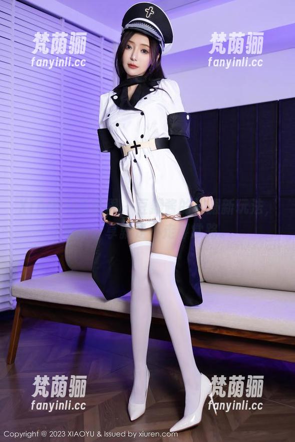 XIAOYU语画界 - 豆瓣酱的校服新玩法，最新分享就是不走寻常路。