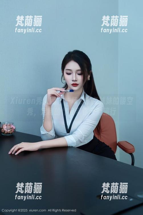 Xiuren秀人网-你的兔妹妹 Xiuren秀人网 - 一场你的兔妹妹的镂空秀,定制的作品带你云游旅行