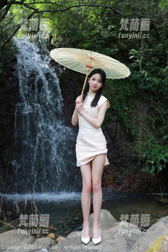 Xiuren秀人网-媃柔rourou Xiuren秀人网 - 私房也疯狂!媃柔rourou的夏天,如果混乱是艺术,那我就是大师!