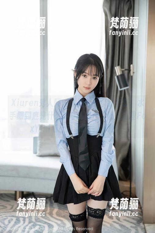 Xiuren秀人网-孟狐狸FoxYini Xiuren秀人网 - 原图分析:我在想,水手服到底是什么神奇的魔法,让孟狐狸FoxYini看上去既清纯又调皮。