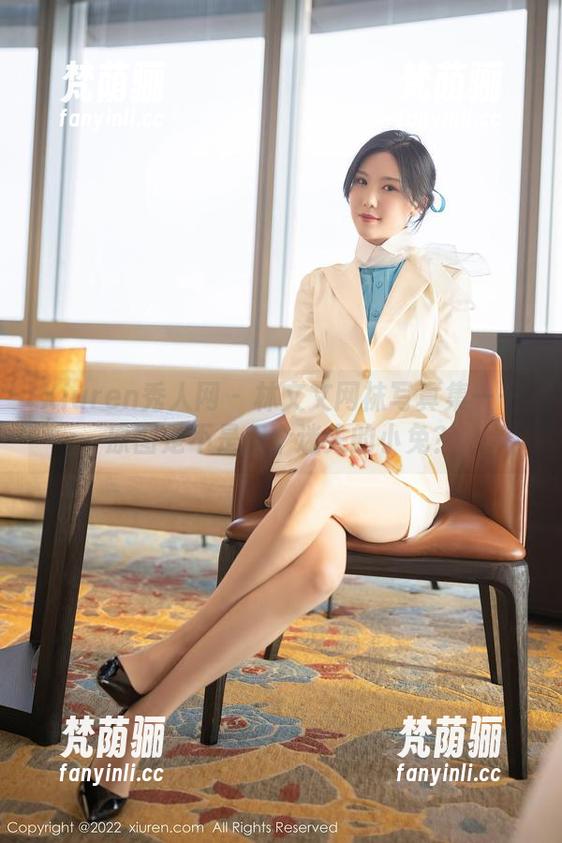 Xiuren秀人网-林文文 Xiuren秀人网 - 林文文网袜写真集——原图是不是像个迷失的小兔?