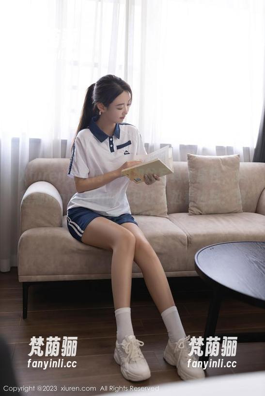 Xiuren秀人网 - 姐姐的写真太魔性，玛鲁娜Manuela的图包让人边看边想：我在干嘛？