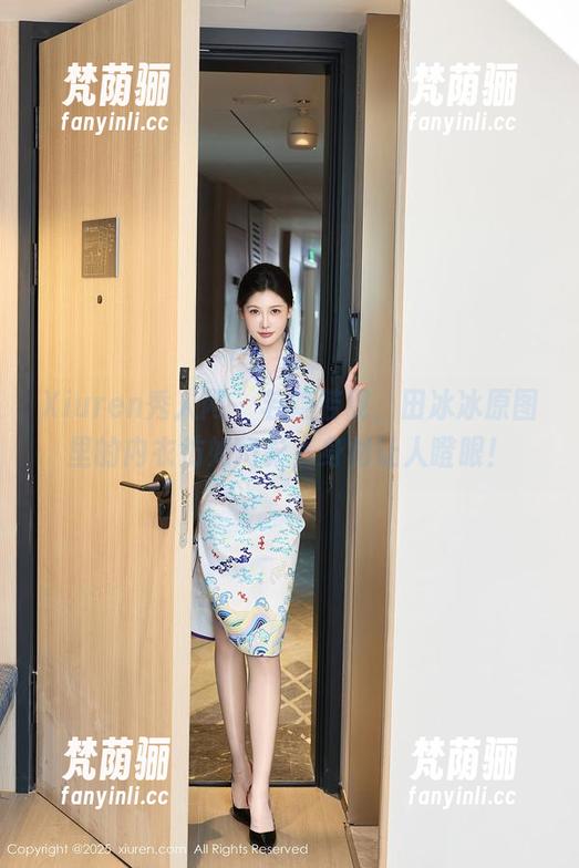 Xiuren秀人网-田冰冰 Xiuren秀人网 - 若隐若现,田冰冰原图里的内衣彷如幻影,身材让人瞪眼!