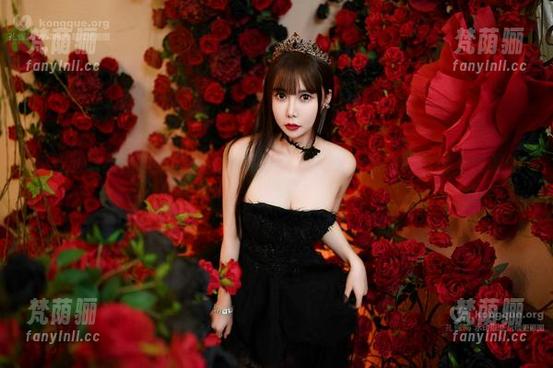 亚马逊鲶鱼 亚马逊鲶鱼亲自定制的看护师写真,没想到像在调色盘上摇晃的感觉!