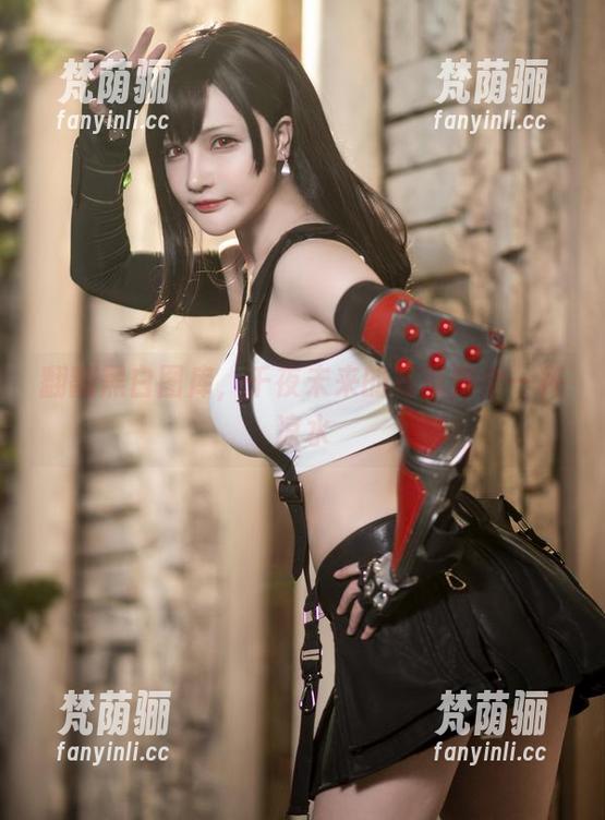 千夜未来 翻翻黑白图库,千夜未来的写真整个一杯凉水
