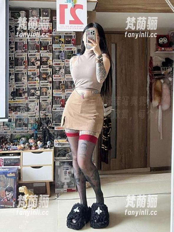 微密圈 - 卡通百科老王的泳装写真集：真想下载一份放在桌上，慢慢欣赏，每个角度都不简单！