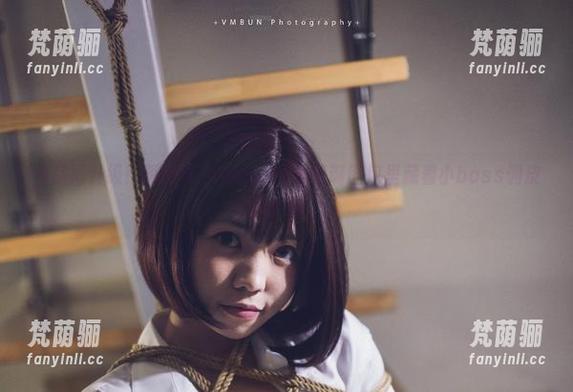 啊日日_Ganlory 作品再升级!啊日日_Ganlory的圣诞图包里藏着小boss调皮的瞬间。