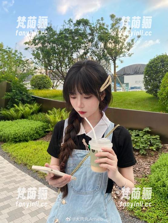 大肉丸Amiee 不花钱也能搬运这位大肉丸Amiee的旅拍资源,谁说旅行就得花大钱?