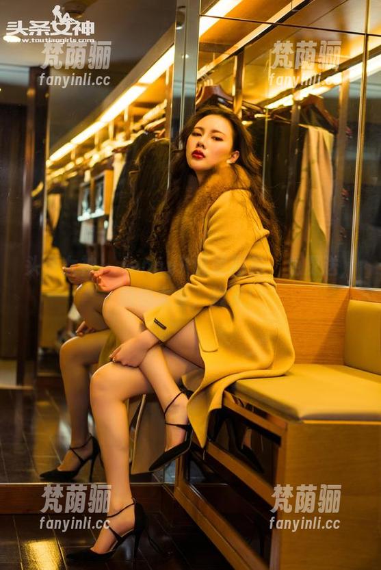 头条女神-JennyR 头条女神 - JennyR透明图包,免费送,别想太多,快来!