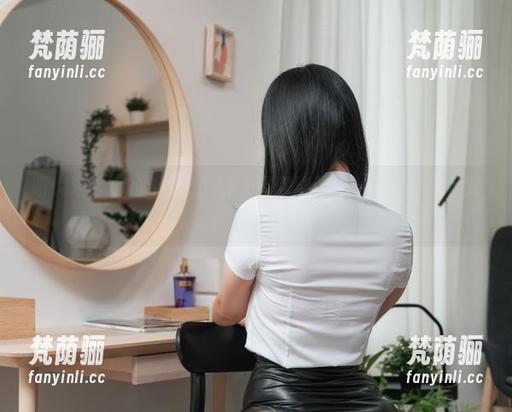 宋哈娜 听说宋哈娜的BLUECAKE图包能让你一秒变圣诞老人?
