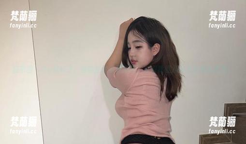 小u优优子 微密圈 - 小u优优子:白色控的套图精选,白得我差点以为在看冰淇淋!