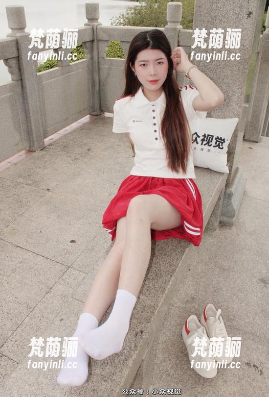 小众视觉-小苏菲 小众视觉 - 合集终极挑战:小苏菲的无圣光JK,这鬼东西让人眼前一亮!