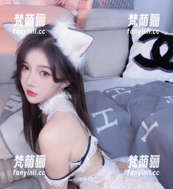 小小奶瓶儿 铁定不止是黑色,小小奶瓶儿在高清套图里玩得滴水不漏,真让人琢磨不透。