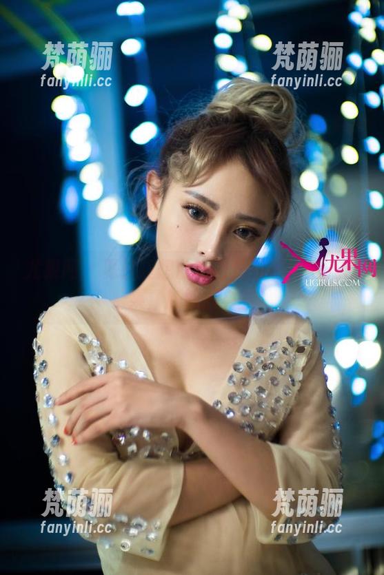 尤果网-白熙萌 尤果网 - 夏日狂想曲:白熙萌的无圣光合集,尴尬的真实