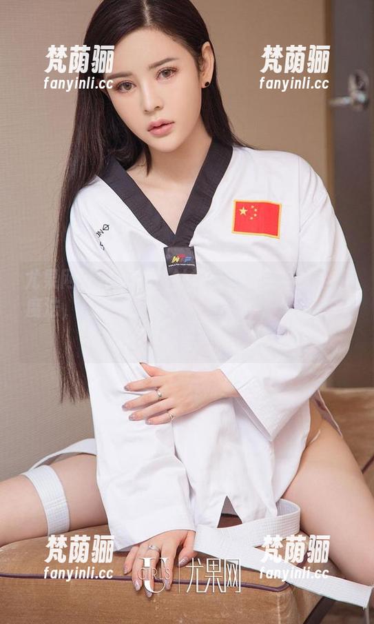 尤果网爱尤物 - 白衬衫在龙女宝宝身上是魔法，快来品味这种“普通”，怎么就那么不普通？
