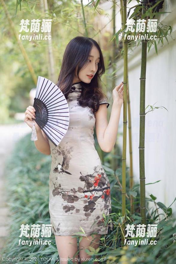 尤蜜荟 - 白色写真新概念，小海臀Rena最近在美图圈里玩的真是飞起，真羡慕！