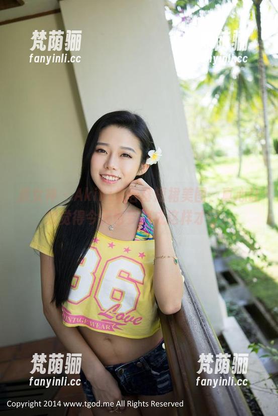 推女神 - Akiki朱若慕短裙美图，真心让我觉得今天也要瘦成这样才行。