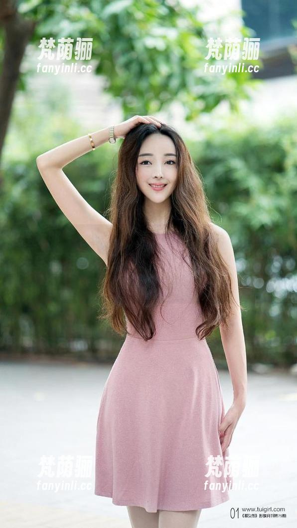 推女郎-王依萌 推女郎 - 你以为短裙只适合夏天?王依萌免费短裙图片告诉你,四季皆可有“裙”!