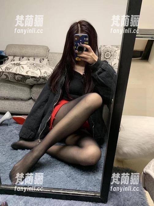 微密圈 - 免费和资源交错，提袜少女竟然让我想起天使的翅膀，奇怪吧？