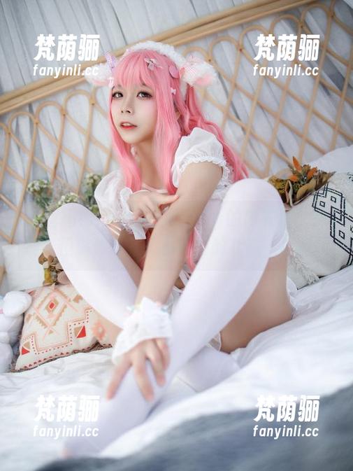 无颜小天使wy 原图揭秘:无颜小天使wy的内衣没啥特别,但那种想看又不敢看的状态,真有趣
