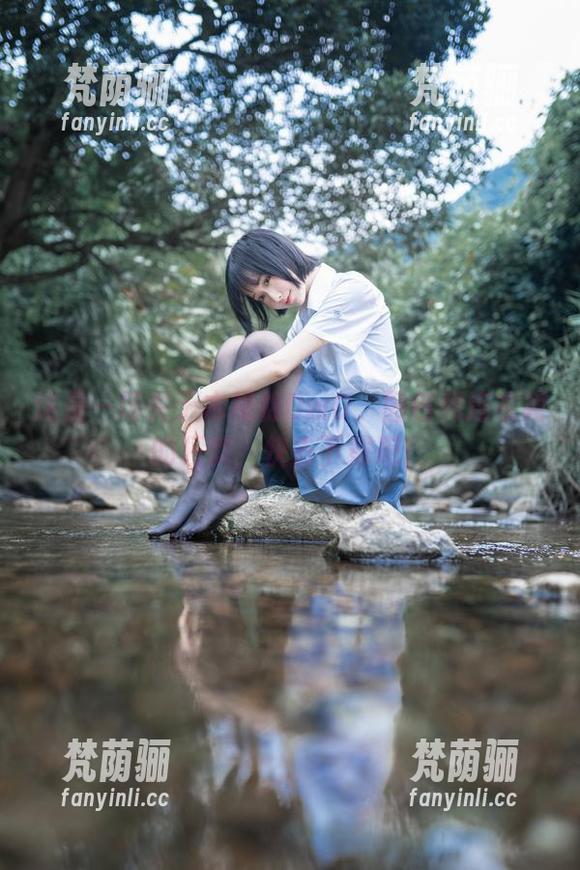 木棉棉OwO 这是一场关于木棉棉OwO、图包和连衣裙的狂欢,快去下载吧!