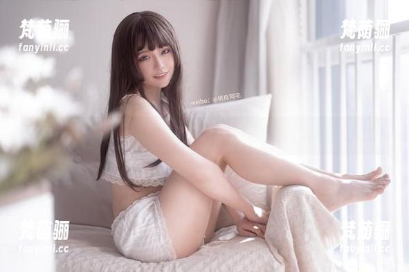 海边的桃良阿宅，原图透露他的全套穿搭挑战，云淡风軽不成？