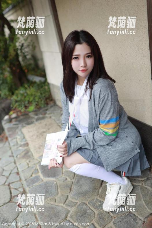 模范学院-任莹樱 模范学院 - 套装与一杯咖啡,任莹樱的写真集,下载这甜蜜的反差感!
