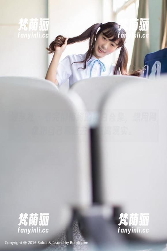 波萝社-柳侑绮 波萝社 - 看完柳侑绮的黑白合集,想用网盘把自己藏进去,逃离现实。