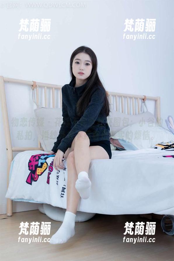 物恋传媒-小谷 物恋传媒 - 花嫁不完全社交图包:小谷的私拍,婚纱外衣下藏着是真实的烦恼。