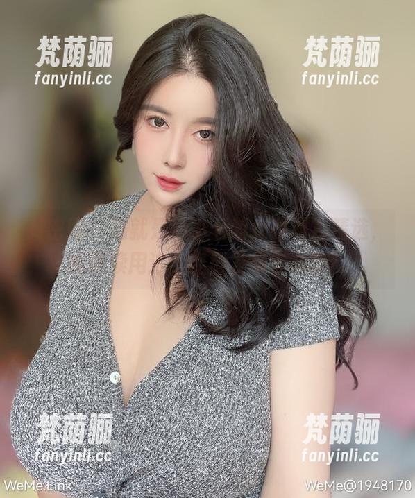 猪小七 微密圈 - 这就是猪小七的女孩图包精选,能继续用这个姿势发呆多久呢?