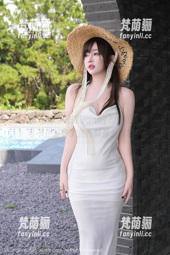 秀人网 - 这组丹妮Danny的泳装写真，可不止是穿了点布料那么简单！