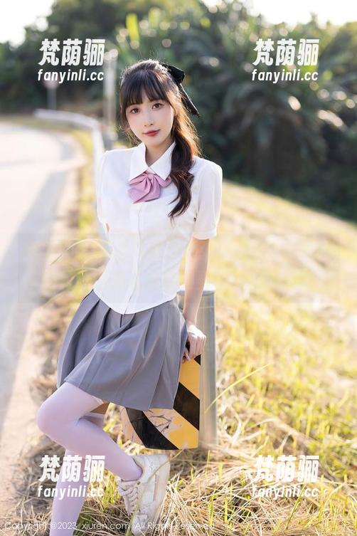 秀人网-娜露Selena 秀人网 - 高清阅览室开张,娜露Selena的豹纹图册带你嗅到野性的新味道!
