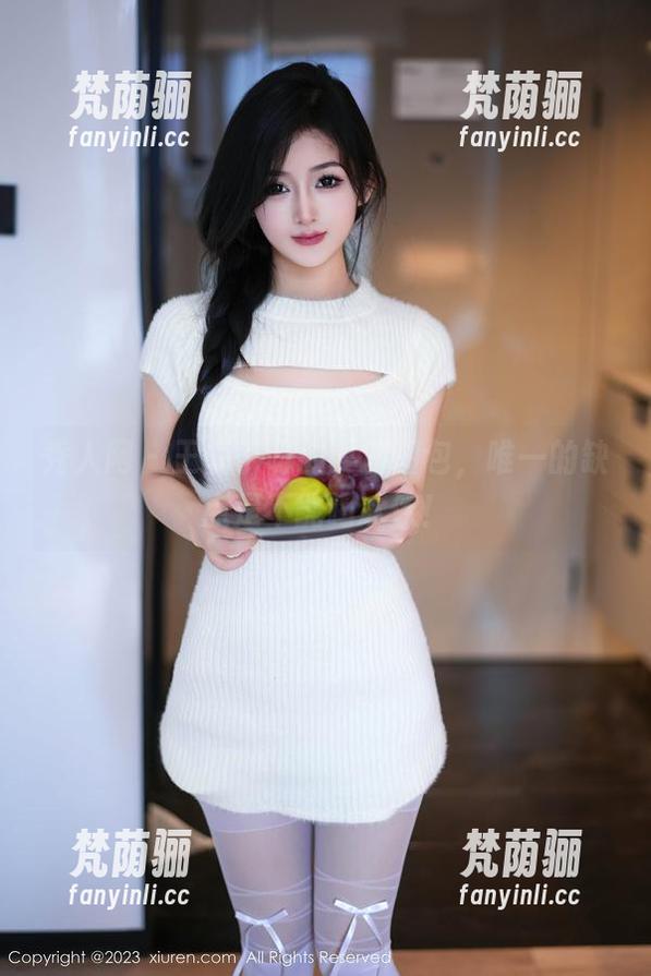 秀人网 - 王俪丁呀的夏日图包，唯一的缺点是不能喝冰饮！