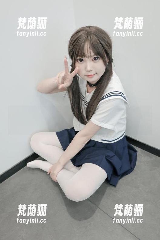紧急企划-龙崎聆音 紧急企划 - 谁说睡衣不能优雅?龙崎聆音的图册证明了这一切!
