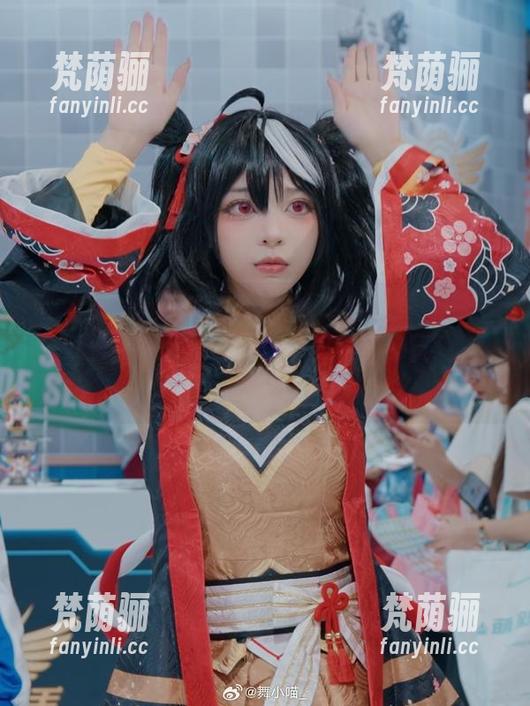 要问舞小喵的白色作品值得下载吗？我只想说，可能你的相框会心不甘情愿多几幅啦！