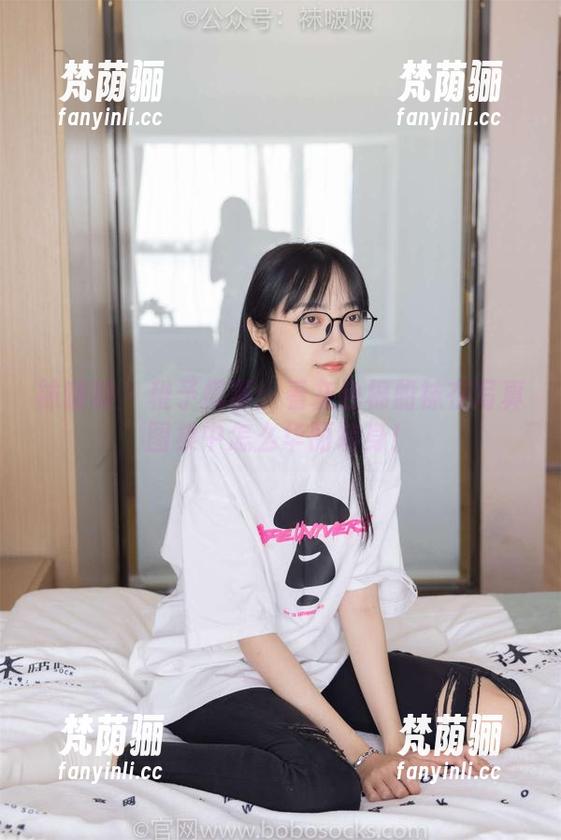 袜啵啵 - 稚予搞事：看灰色棉船袜在写真图集中怎么华丽转身！