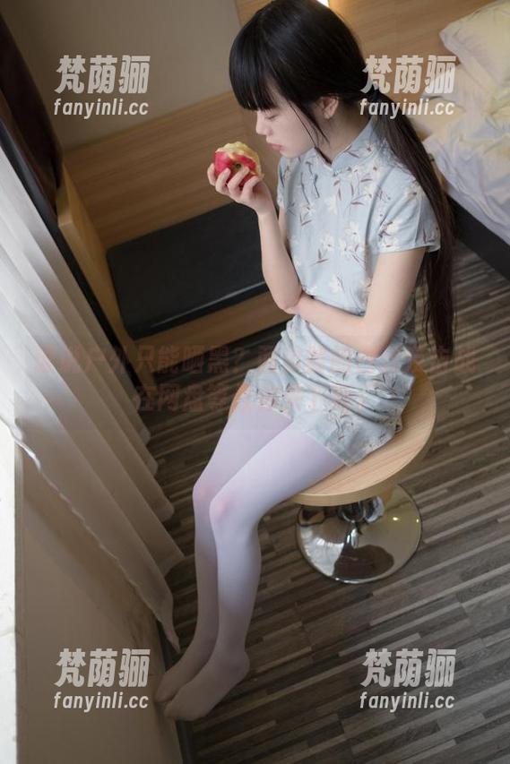 谁说户外只能晒黑？西尔酱的白丝反击战在网盘等候你来下载。