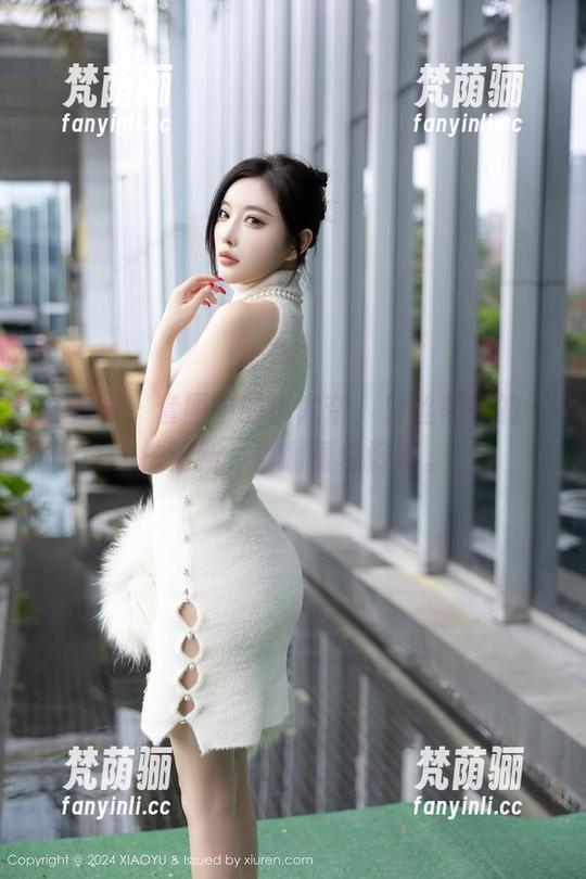 语画界 - 套图中的小尤奈，白丝紧裹的一抹清新，再耐看也好奇。